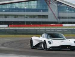 Aston Martin обновил суперкар Valhalla ещё до начала производства