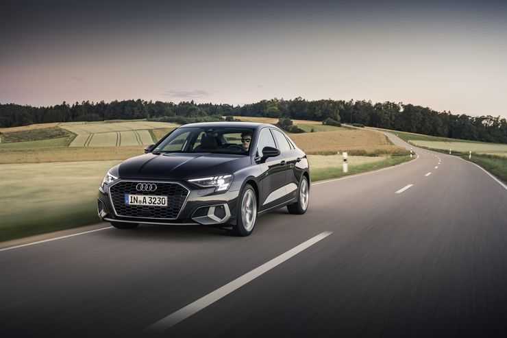 Audi назвала российские цены «недорогого» семейства А3
