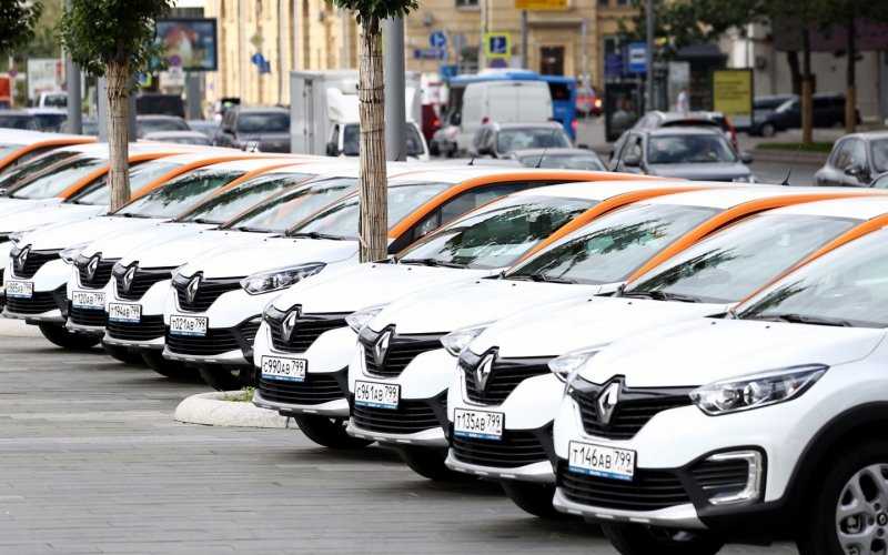 
            Власти Москвы: в правилах каршеринга нужно менять «едва ли не все»
        