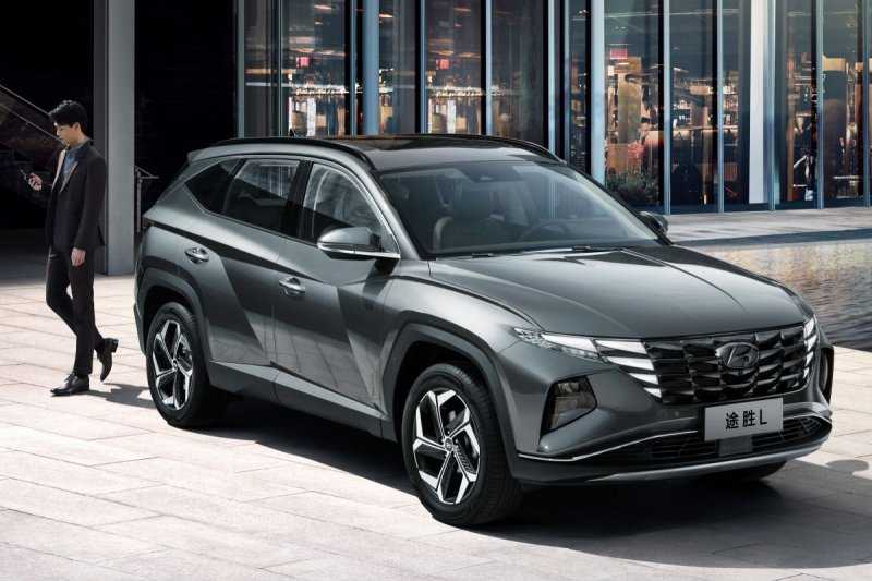 
            У нового Hyundai Tucson появилась удлиненная версия с 200-сильным мотором
        