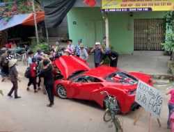 Ferrari 488 GTB использовали для продажи арбузов. Видео