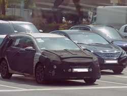 Kia начала испытания обновленного универсала Ceed