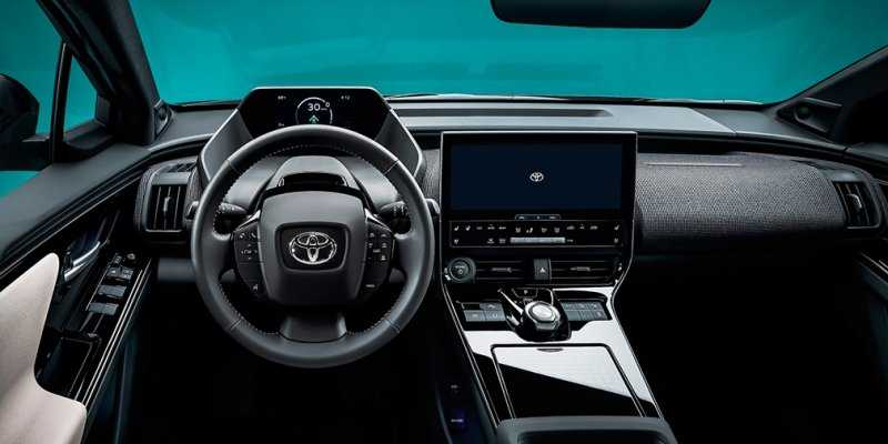 
            Toyota&nbsp;показала новый кроссовер размером с RAV4
        