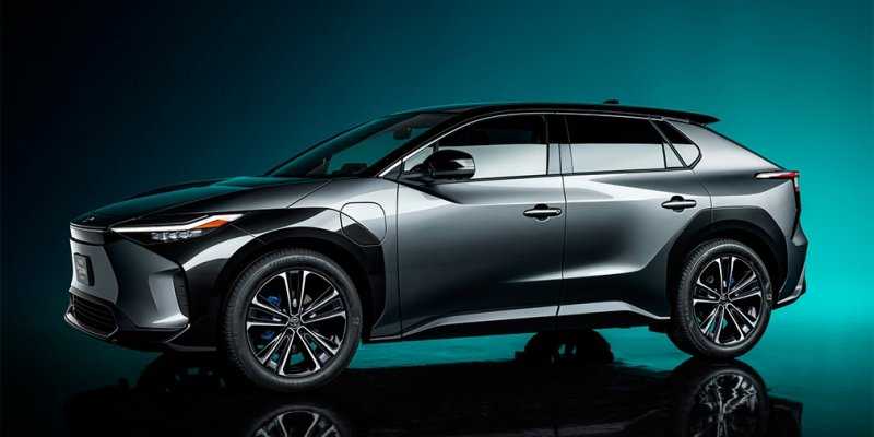 
            Toyota&nbsp;показала новый кроссовер размером с RAV4
        