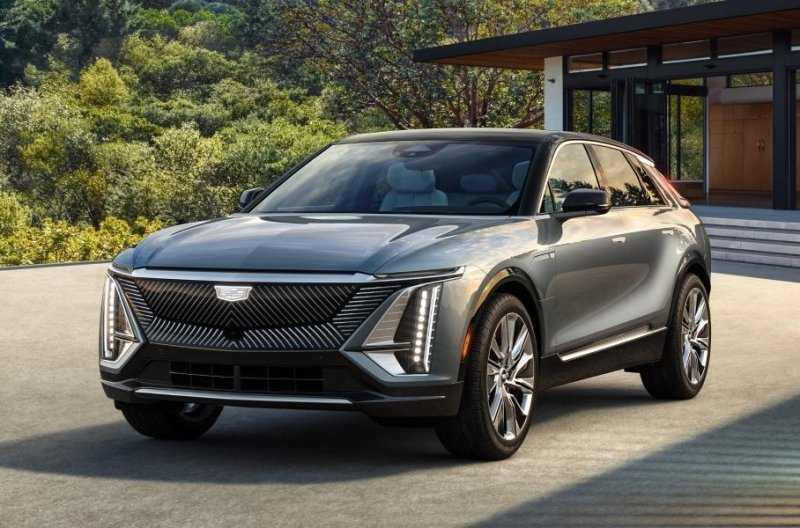 Cadillac представил серийную версию электрического кроссовера Lyriq