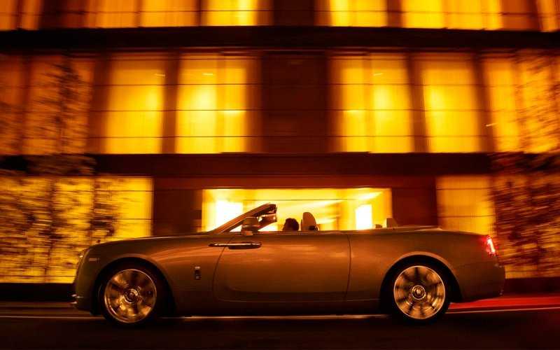 
            Rolls-Royce разработал особую версию Dawn вместе с японским архитектором
        