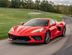 Chevrolet уменьшит мощность Corvette на 27 лошадиных сил