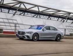 До России добрался Mercedes-Benz S-Class с мотором V8