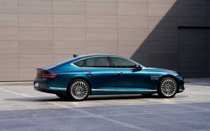 
            Премиальный седан Genesis G80 превратили в электрокар
        