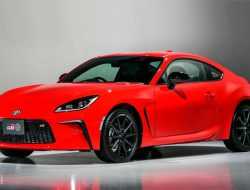 Спорткупе Toyota 86 получило более мощный мотор со сменой поколения