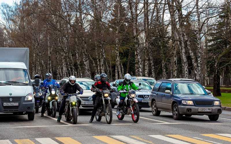 
            Власти Москвы предупредили водителей о &laquo;подснежниках&raquo; и мотоциклистах
        