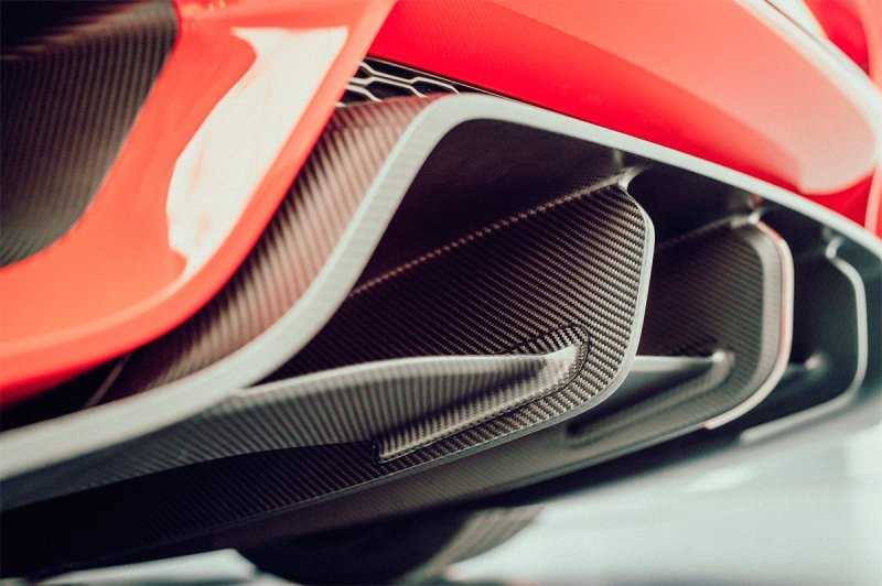 
            Китайская Hongqi представила сверхмощный гибридный гиперкар
        