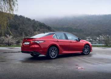 Фитнес для бизнесмена: первый тест-драйв новой Toyota Camry