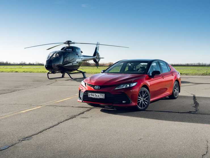Фитнес для бизнесмена: первый тест-драйв новой Toyota Camry