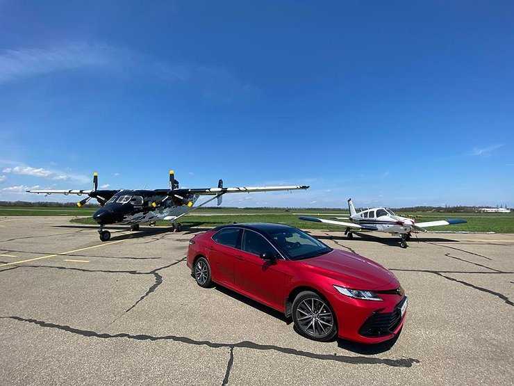 Фитнес для бизнесмена: первый тест-драйв новой Toyota Camry