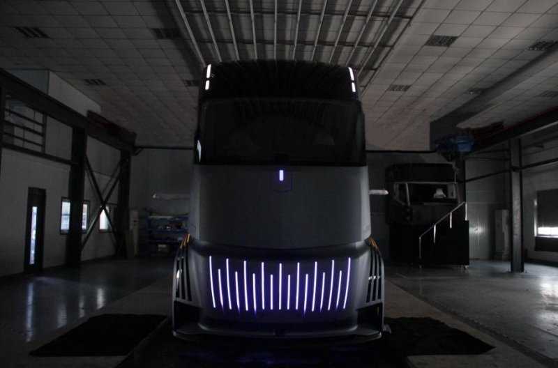 Geely выпустит конкурента Tesla Semi