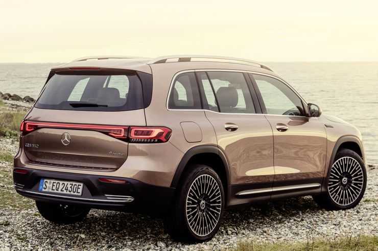 Из кроссовера Mercedes-Benz GLB сделали новую модель EQB