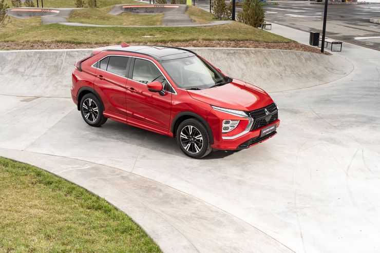 Красное и Белое: первый тест-драйв нового Mitsubishi Eclipse Cross