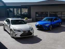 Lexus показал обновленный ES с сенсорным экраном