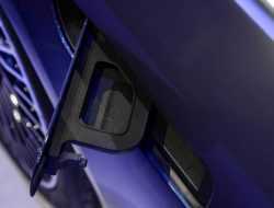 Лючок на крыле Mercedes-Benz EQS оказался заливной горловиной