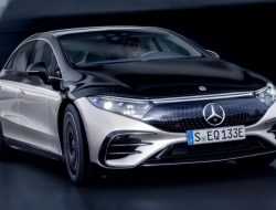 Mercedes-Benz объяснил отсутствие камер заднего вида на новом EQS