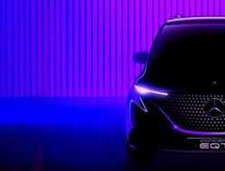 Mercedes-Benz опубликовал первое изображение электрического компактвэна EQT