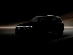 Mercedes-Benz показал тизер электрического кроссовера EQB