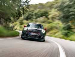 Названы цены на рестайлинговый Mini John Cooper Works