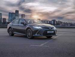 Объявлены цены на обновленную Toyota Camry