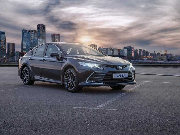 Объявлены цены на обновленную Toyota Camry