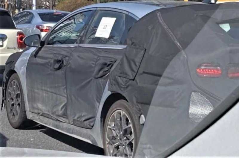 Обновленный Kia ProCeed впервые засняли на дороге