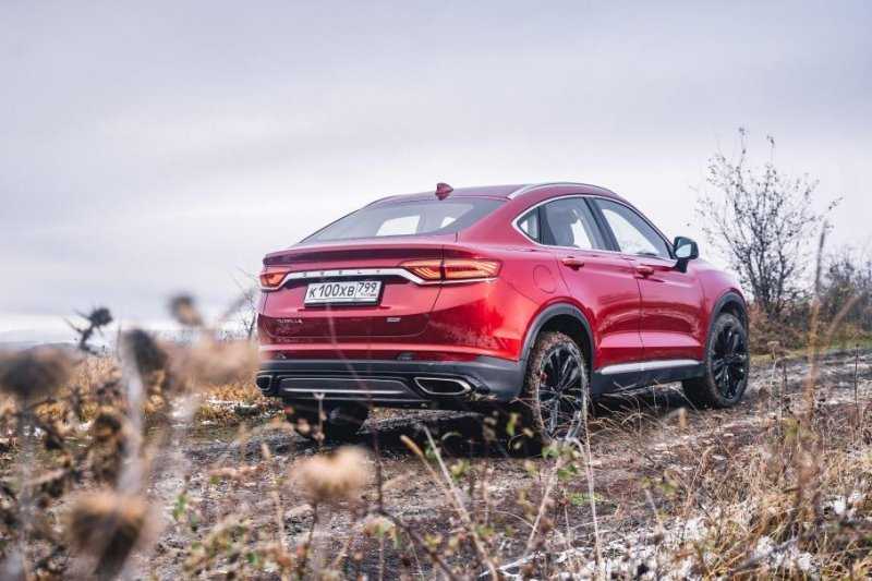 Один кроссовер Geely подорожал сразу на 300 тысяч рублей