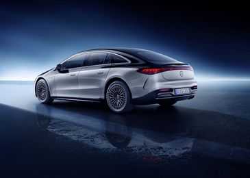 Первое знакомство с новейшим Mercedes-Benz EQS