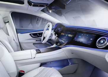 Первое знакомство с новейшим Mercedes-Benz EQS