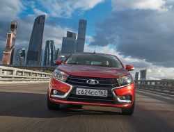 Почему неожиданно подешевела популярная версия LADA Vesta