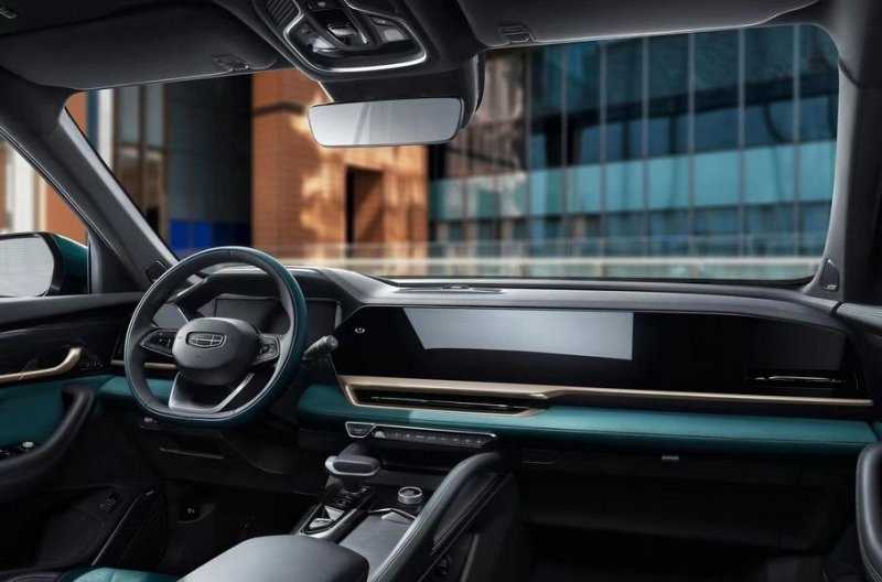 Посмотрите, как новый кроссовер Geely паркуется без водителя