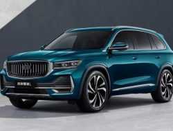 Посмотрите, как новый кроссовер Geely паркуется без водителя