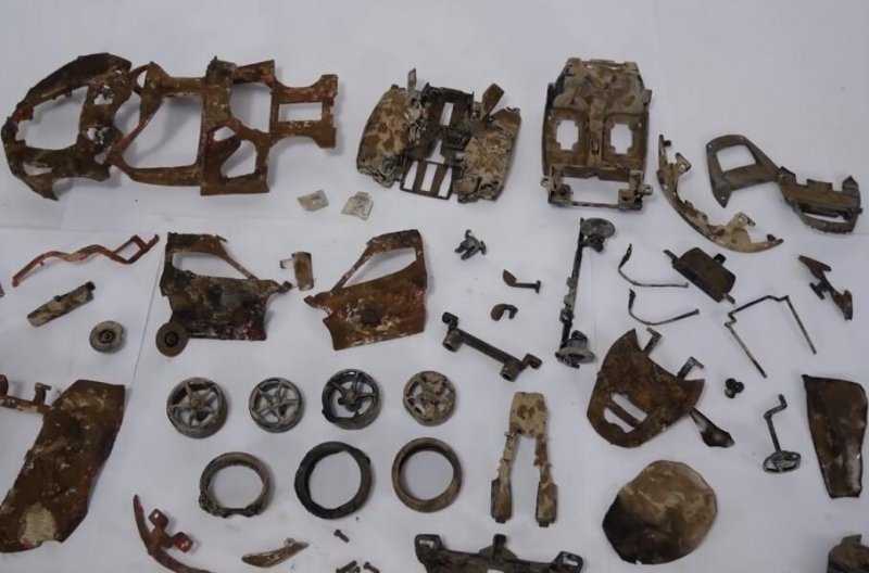 Посмотрите, как полностью уничтоженную модельку Ferrari восстанавливают до идеала