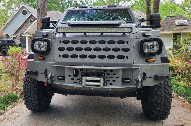 Посмотрите на канадский броневик на базе Ford F-550 за 30 миллионов рублей