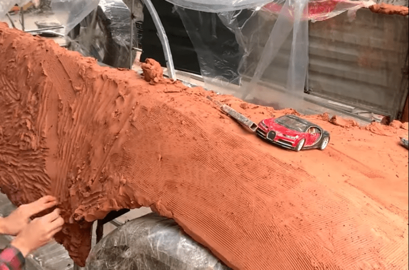 Посмотрите на реплику Bugatti Chiron из глины