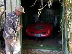 Редчайший 66-летний Porsche обнаружили в запертом контейнере. Он простоял там 35 лет и отлично сохранился