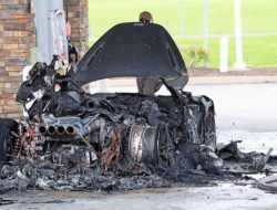 Редчайший McLaren стоимостью 42 миллиона рублей сгорел дотла на заправке