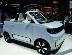 Самый продаваемый китайский электрокар лишился крыши