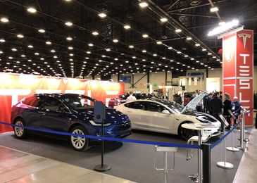 Санкт-Петербургский автосалон «блеснул» Tesla и «китайцами»