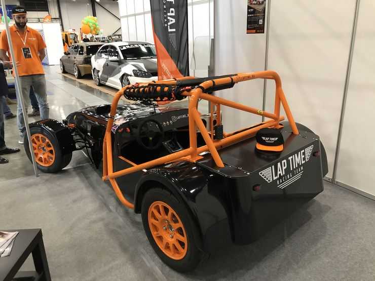 Санкт-Петербургский автосалон «блеснул» Tesla и «китайцами»