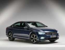 Седану Volkwagen Passat в России вернули двухлитровый мотор