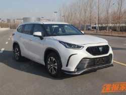 Toyota использует название Crown для кроссовера