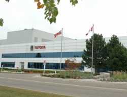 Toyota приостановила сборку RAV4 и Lexus RX из-за вспышки коронавируса на заводах