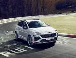 У Hyundai появился быстрый и мощный кроссовер Kona N
