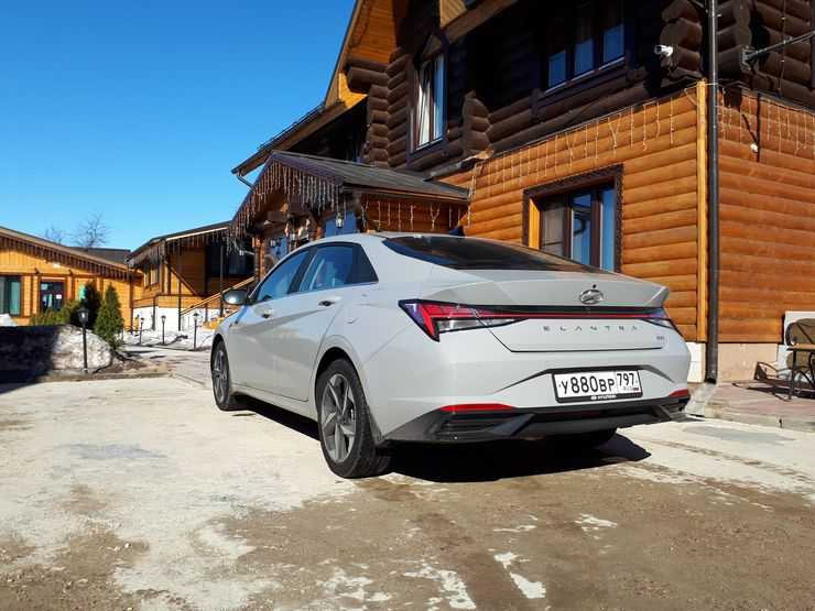 Удар по глазам: первый тест-драйв новой Hyundai Elantra